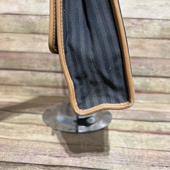 Fendi Vintage Roma Crossbody - Picture 7 of 12